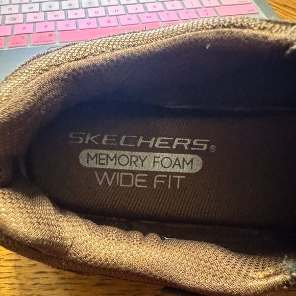 Sketchers Women's Hillcrest Hiking Shoe -Size 10 Wide - Picture 3 of 4